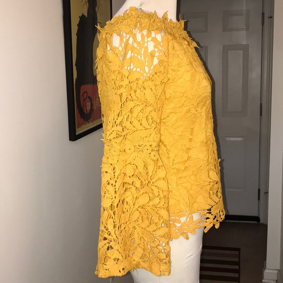 Yellow Lace Work Top With Back Zipper Sz L π - Picture 5 of 7